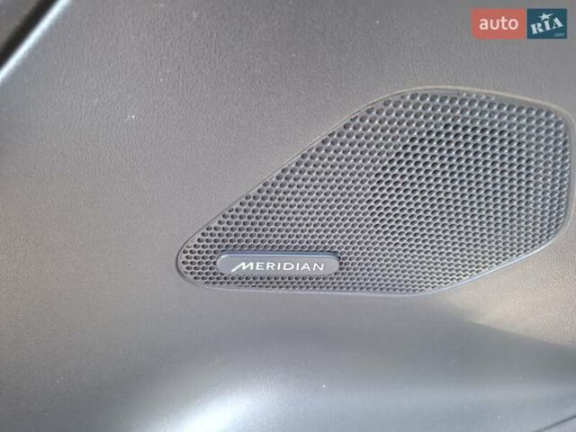 Білий Ягуар Ф-Пейс, об'ємом двигуна 2 л та пробігом 122 тис. км за 24400 $, фото 58 на Automoto.ua