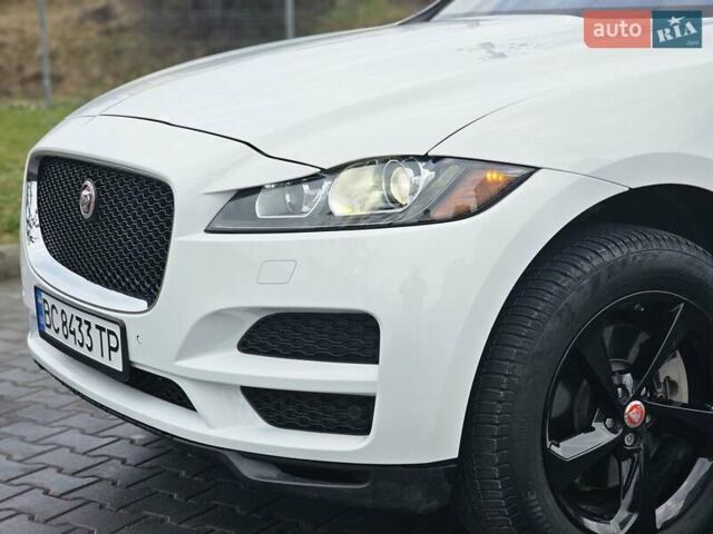 Белый Ягуар Ф-Пейс, объемом двигателя 3 л и пробегом 152 тыс. км за 24999 $, фото 14 на Automoto.ua