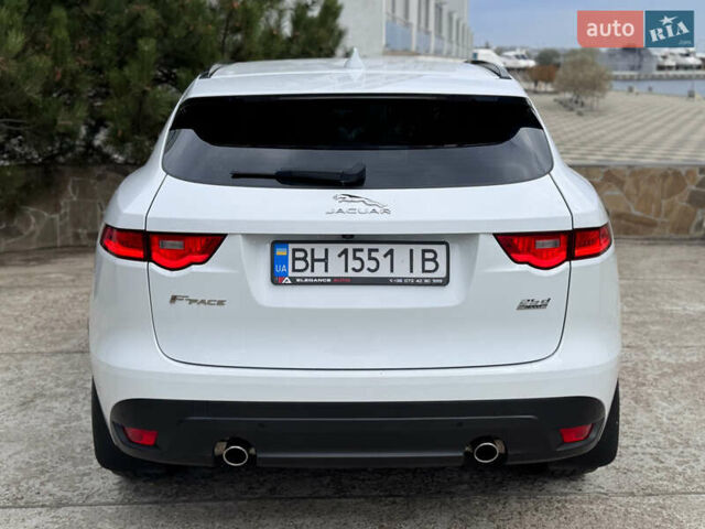 Білий Ягуар Ф-Пейс, об'ємом двигуна 2 л та пробігом 100 тис. км за 25700 $, фото 23 на Automoto.ua