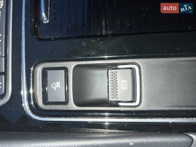 Белый Ягуар Ф-Пейс, объемом двигателя 3 л и пробегом 160 тыс. км за 25500 $, фото 52 на Automoto.ua