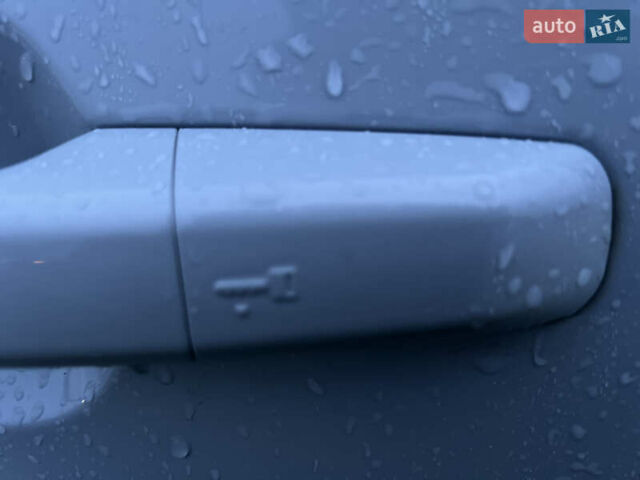 Белый Ягуар Ф-Пейс, объемом двигателя 3 л и пробегом 160 тыс. км за 25500 $, фото 80 на Automoto.ua