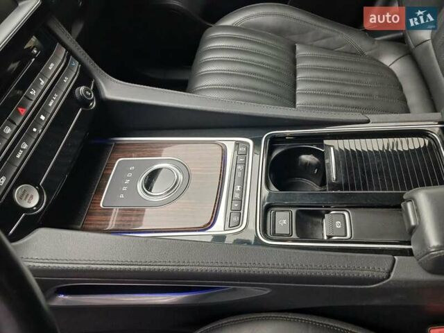 Белый Ягуар Ф-Пейс, объемом двигателя 2 л и пробегом 102 тыс. км за 24500 $, фото 18 на Automoto.ua