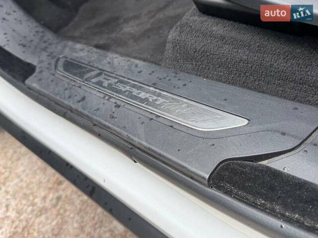 Білий Ягуар Ф-Пейс, об'ємом двигуна 2 л та пробігом 100 тис. км за 25700 $, фото 73 на Automoto.ua