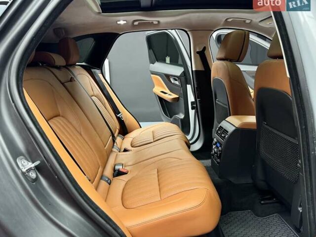 Белый Ягуар Ф-Пейс, объемом двигателя 3 л и пробегом 71 тыс. км за 27900 $, фото 56 на Automoto.ua