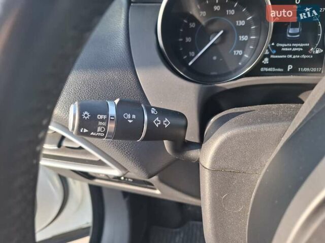 Білий Ягуар Ф-Пейс, об'ємом двигуна 2 л та пробігом 122 тис. км за 24400 $, фото 54 на Automoto.ua