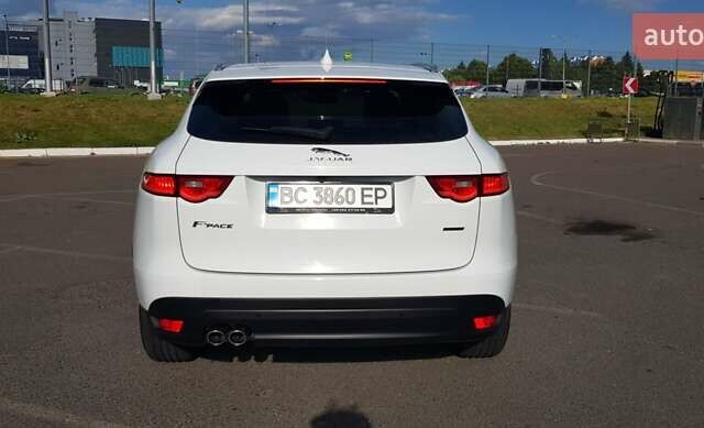 Білий Ягуар Ф-Пейс, об'ємом двигуна 2 л та пробігом 162 тис. км за 27000 $, фото 5 на Automoto.ua