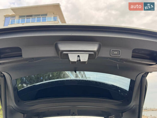 Білий Ягуар Ф-Пейс, об'ємом двигуна 2 л та пробігом 100 тис. км за 25700 $, фото 62 на Automoto.ua