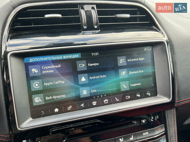 Белый Ягуар Ф-Пейс, объемом двигателя 2 л и пробегом 177 тыс. км за 28990 $, фото 48 на Automoto.ua