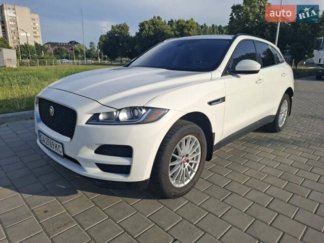 Білий Ягуар Ф-Пейс, об'ємом двигуна 2 л та пробігом 122 тис. км за 24400 $, фото 6 на Automoto.ua