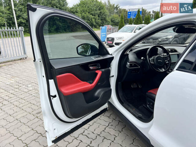 Белый Ягуар Ф-Пейс, объемом двигателя 2 л и пробегом 177 тыс. км за 28990 $, фото 50 на Automoto.ua