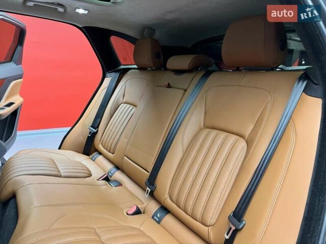 Белый Ягуар Ф-Пейс, объемом двигателя 3 л и пробегом 71 тыс. км за 27900 $, фото 50 на Automoto.ua