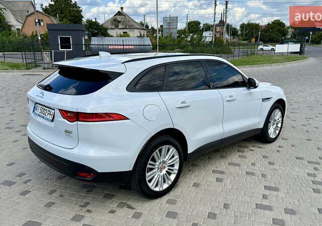 Белый Ягуар Ф-Пейс, объемом двигателя 2 л и пробегом 128 тыс. км за 23700 $, фото 11 на Automoto.ua