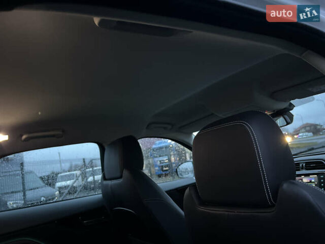 Белый Ягуар Ф-Пейс, объемом двигателя 3 л и пробегом 160 тыс. км за 25500 $, фото 26 на Automoto.ua