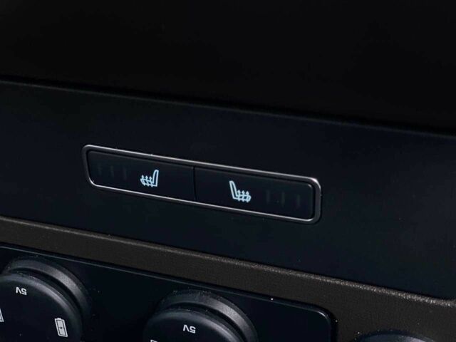 Белый Ягуар Ф-Пейс, объемом двигателя 0 л и пробегом 49 тыс. км за 22990 $, фото 17 на Automoto.ua