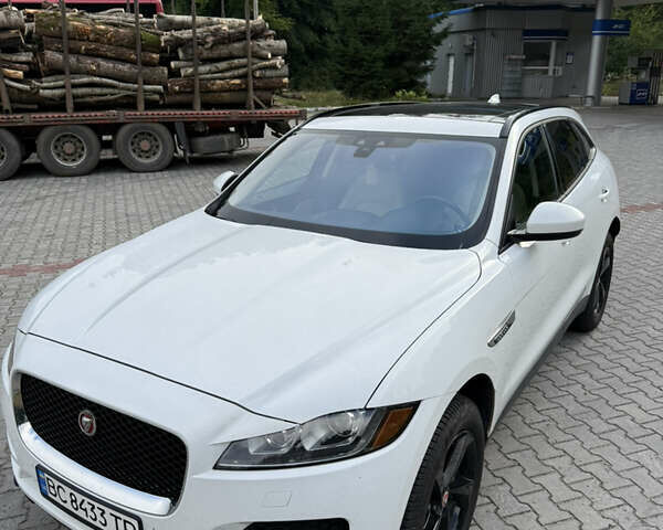 Белый Ягуар Ф-Пейс, объемом двигателя 3 л и пробегом 151 тыс. км за 22900 $, фото 7 на Automoto.ua