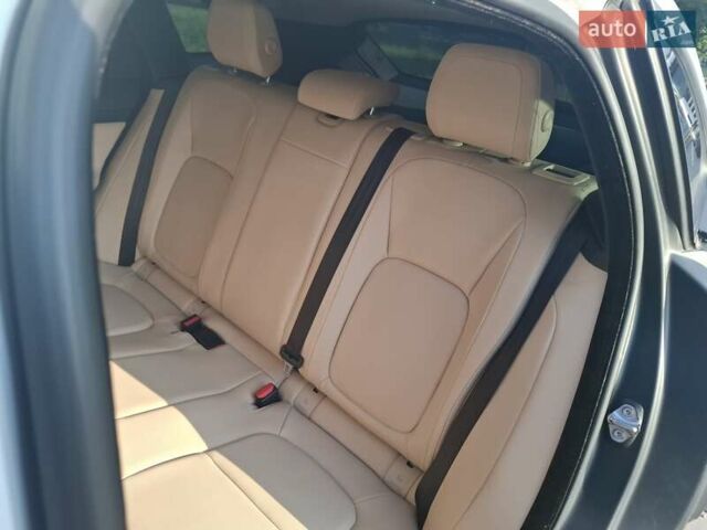 Білий Ягуар Ф-Пейс, об'ємом двигуна 2 л та пробігом 122 тис. км за 24400 $, фото 63 на Automoto.ua