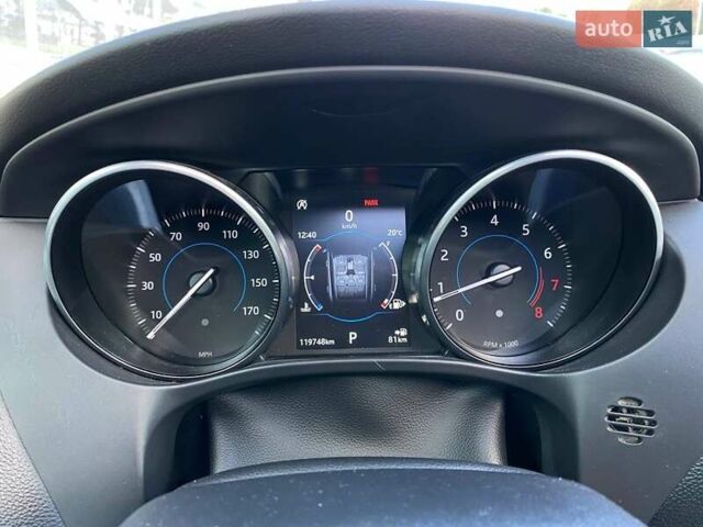 Белый Ягуар Ф-Пейс, объемом двигателя 2 л и пробегом 120 тыс. км за 22900 $, фото 13 на Automoto.ua