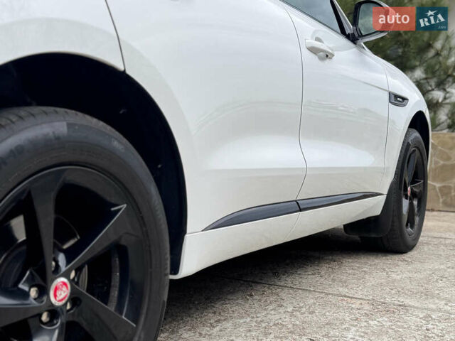 Білий Ягуар Ф-Пейс, об'ємом двигуна 2 л та пробігом 100 тис. км за 25700 $, фото 37 на Automoto.ua