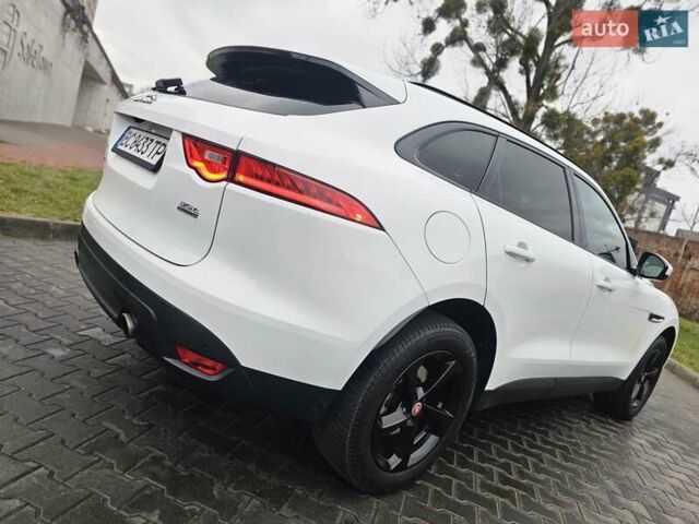 Белый Ягуар Ф-Пейс, объемом двигателя 3 л и пробегом 152 тыс. км за 24999 $, фото 8 на Automoto.ua