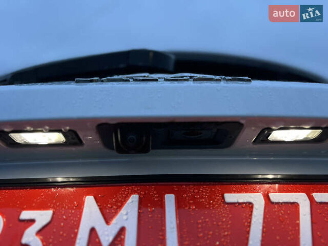 Белый Ягуар Ф-Пейс, объемом двигателя 3 л и пробегом 160 тыс. км за 25500 $, фото 15 на Automoto.ua