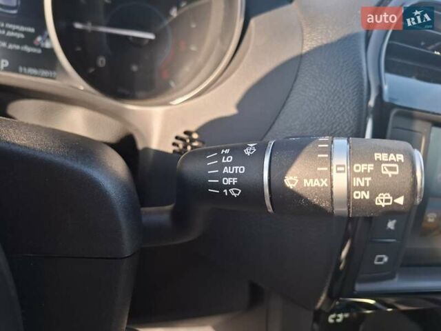 Білий Ягуар Ф-Пейс, об'ємом двигуна 2 л та пробігом 122 тис. км за 24400 $, фото 52 на Automoto.ua