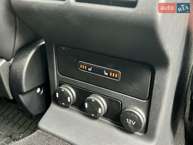 Белый Ягуар Ф-Пейс, объемом двигателя 2 л и пробегом 177 тыс. км за 28990 $, фото 23 на Automoto.ua