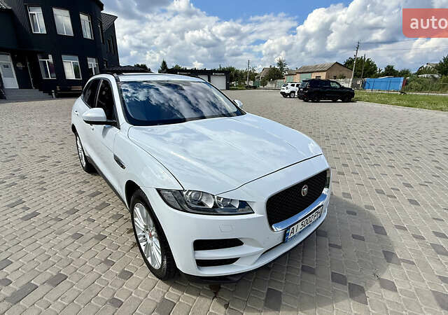 Белый Ягуар Ф-Пейс, объемом двигателя 2 л и пробегом 128 тыс. км за 23700 $, фото 5 на Automoto.ua