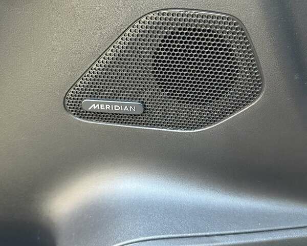 Білий Ягуар Ф-Пейс, об'ємом двигуна 2 л та пробігом 105 тис. км за 24500 $, фото 17 на Automoto.ua