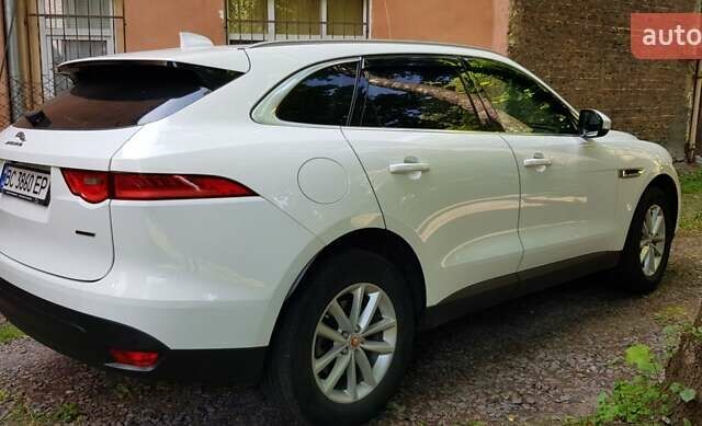 Білий Ягуар Ф-Пейс, об'ємом двигуна 2 л та пробігом 162 тис. км за 27000 $, фото 9 на Automoto.ua