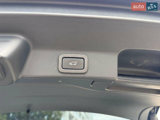 Білий Ягуар Ф-Пейс, об'ємом двигуна 2 л та пробігом 100 тис. км за 25700 $, фото 63 на Automoto.ua