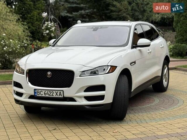 Білий Ягуар Ф-Пейс, об'ємом двигуна 2 л та пробігом 122 тис. км за 22500 $, фото 2 на Automoto.ua