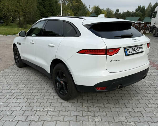 Белый Ягуар Ф-Пейс, объемом двигателя 3 л и пробегом 151 тыс. км за 22900 $, фото 5 на Automoto.ua