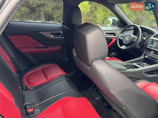 Білий Ягуар Ф-Пейс, об'ємом двигуна 2 л та пробігом 100 тис. км за 25700 $, фото 66 на Automoto.ua