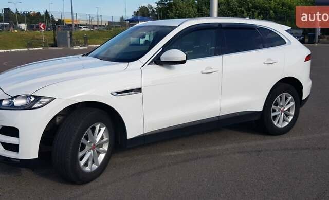 Білий Ягуар Ф-Пейс, об'ємом двигуна 2 л та пробігом 162 тис. км за 27000 $, фото 4 на Automoto.ua