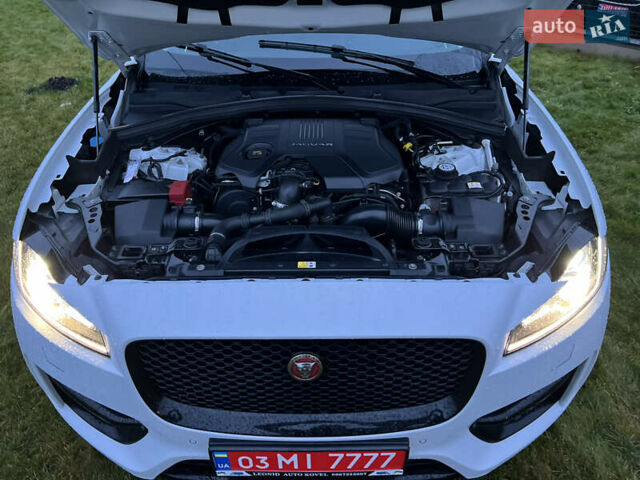 Белый Ягуар Ф-Пейс, объемом двигателя 3 л и пробегом 160 тыс. км за 25500 $, фото 45 на Automoto.ua
