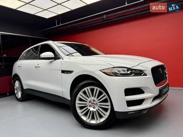 Белый Ягуар Ф-Пейс, объемом двигателя 3 л и пробегом 71 тыс. км за 27900 $, фото 10 на Automoto.ua