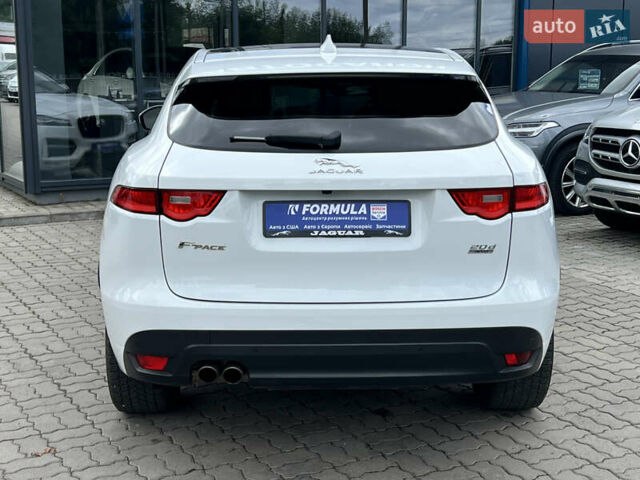 Белый Ягуар Ф-Пейс, объемом двигателя 2 л и пробегом 177 тыс. км за 28990 $, фото 5 на Automoto.ua