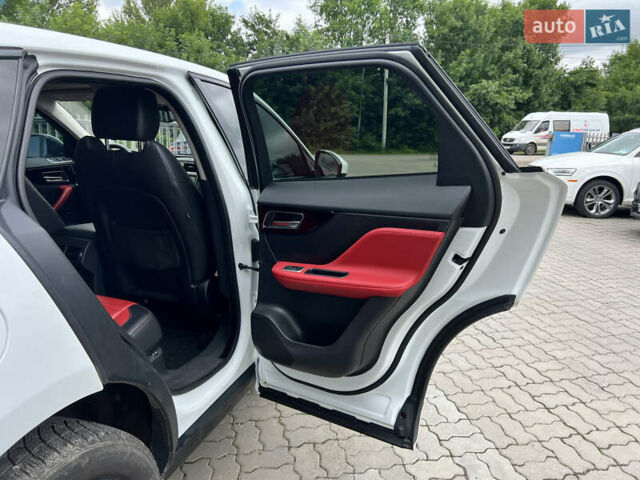 Белый Ягуар Ф-Пейс, объемом двигателя 2 л и пробегом 177 тыс. км за 28990 $, фото 25 на Automoto.ua