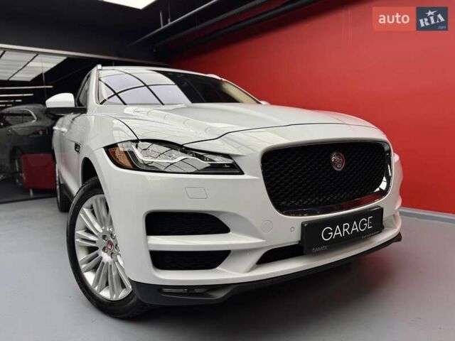 Белый Ягуар Ф-Пейс, объемом двигателя 3 л и пробегом 71 тыс. км за 27900 $, фото 9 на Automoto.ua
