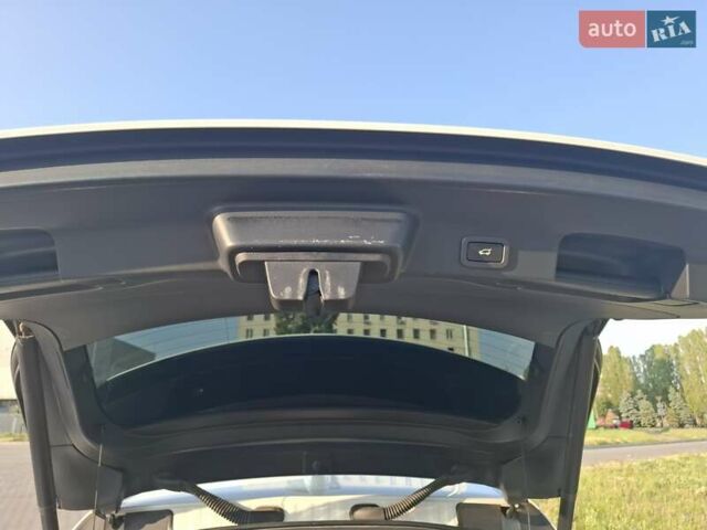 Білий Ягуар Ф-Пейс, об'ємом двигуна 2 л та пробігом 122 тис. км за 24400 $, фото 65 на Automoto.ua