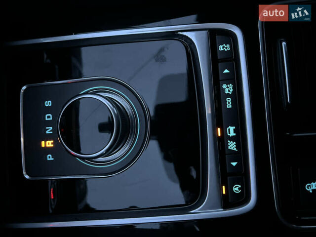 Белый Ягуар Ф-Пейс, объемом двигателя 3 л и пробегом 160 тыс. км за 25500 $, фото 53 на Automoto.ua