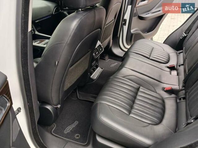 Белый Ягуар Ф-Пейс, объемом двигателя 2 л и пробегом 102 тыс. км за 24500 $, фото 31 на Automoto.ua