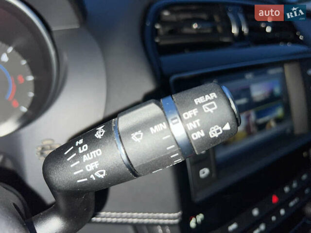 Белый Ягуар Ф-Пейс, объемом двигателя 3 л и пробегом 160 тыс. км за 25500 $, фото 50 на Automoto.ua