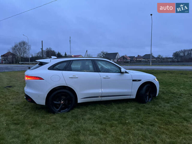 Белый Ягуар Ф-Пейс, объемом двигателя 3 л и пробегом 160 тыс. км за 25500 $, фото 63 на Automoto.ua