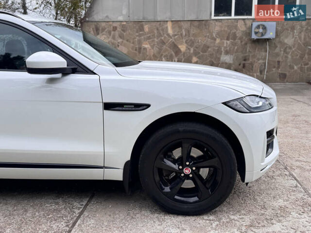 Білий Ягуар Ф-Пейс, об'ємом двигуна 2 л та пробігом 100 тис. км за 25700 $, фото 12 на Automoto.ua