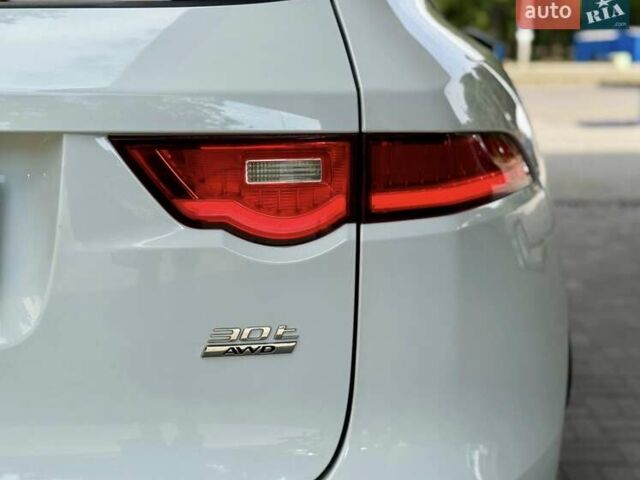 Ягуар Ф-Пейс 2018 у Дніпро (Дніпропетровську) на Automoto.ua Білий Ягуар Ф-Пейс, об'ємом двигуна 2 л та пробігом 140 тис. км за 21500 $, фото 7 на Automoto.ua