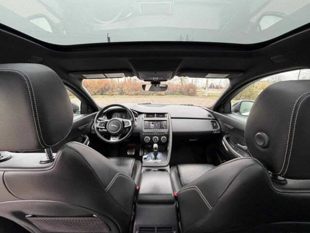 Белый Ягуар Ф-Пейс, объемом двигателя 2 л и пробегом 120 тыс. км за 25500 $, фото 19 на Automoto.ua