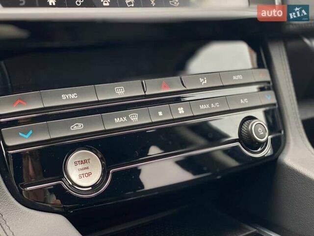 Ягуар Ф-Пейс 2018 у Києві на Automoto.ua Білий Ягуар Ф-Пейс, об'ємом двигуна 2 л та пробігом 121 тис. км за 23990 $, фото 35 на Automoto.ua