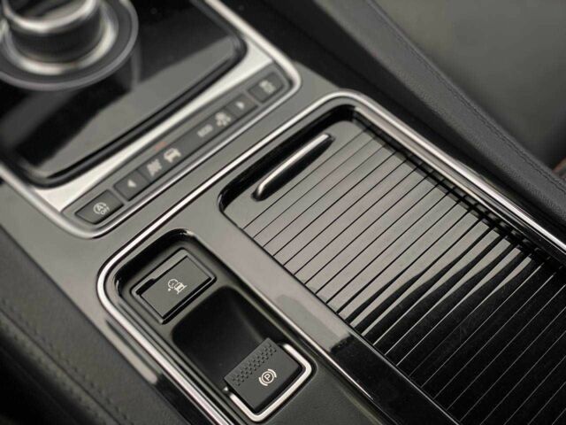 Белый Ягуар Ф-Пейс, объемом двигателя 2 л и пробегом 121 тыс. км за 23990 $, фото 20 на Automoto.ua