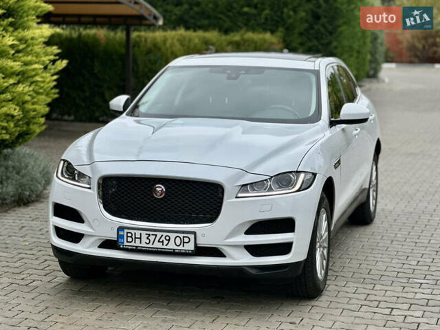 Білий Ягуар Ф-Пейс, об'ємом двигуна 2 л та пробігом 70 тис. км за 24700 $, фото 11 на Automoto.ua